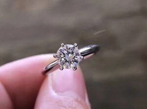 anillo solitario